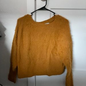 Mustard yellow sweater. Only worn a few times. Just doesn’t fit anymore.